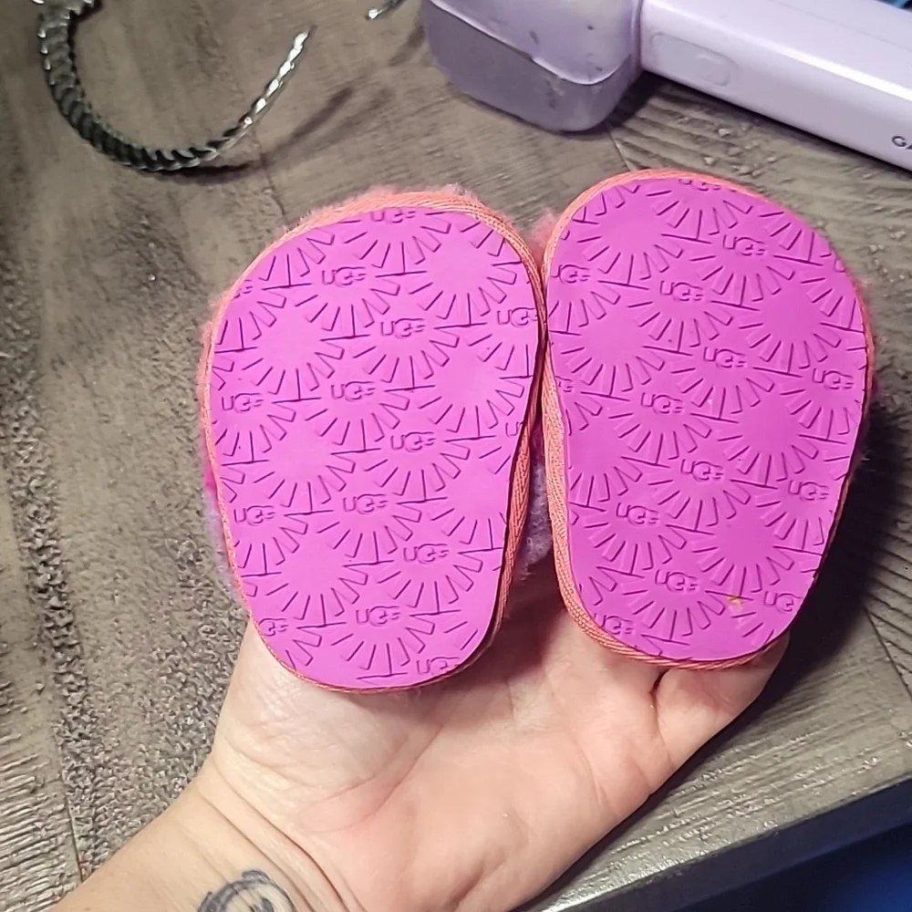 UGG SLIDES Infants/Babies Size 1 Like New Pink/Purple Girls
